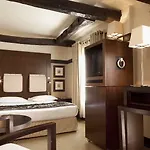 Hotel Maison Nabis By Happyculture Parigi